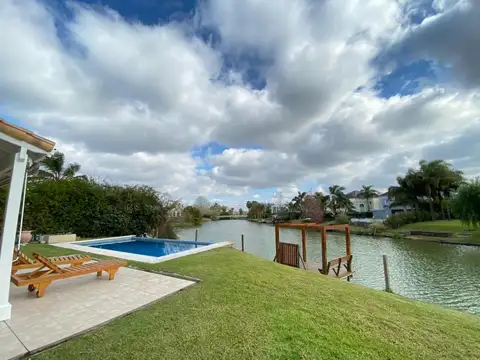 CASA EN ALQUILER/ VENTA SOBRE EL LAGO, terreno 800m2 - Nordelta, Barrancas del Lago