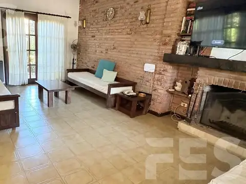 Casa en Alquiler Temporal con 2 cocheras