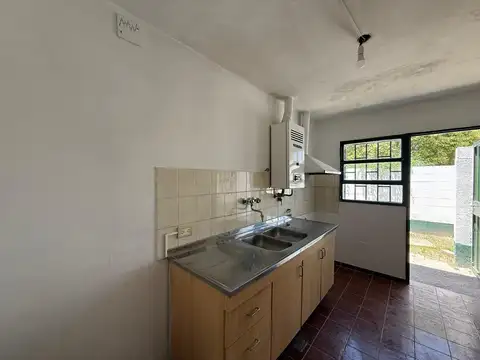 CASA EN VENTA 3 DORMITORIOS QUINCHO EN BARRIO LASALLE