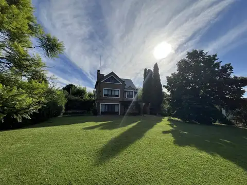 Casa en Alquiler de 4 dormitorios