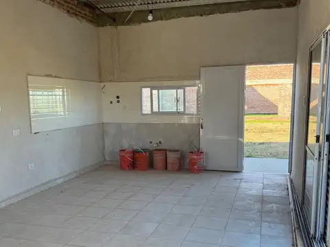 Casa 3 ambientes con 1 baño