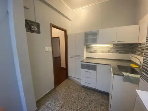 Depto 2 amb contrafrente - Refaccionado - Parque Centenario!