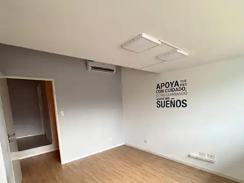 Oficina 3 ambientes con 1 baño
