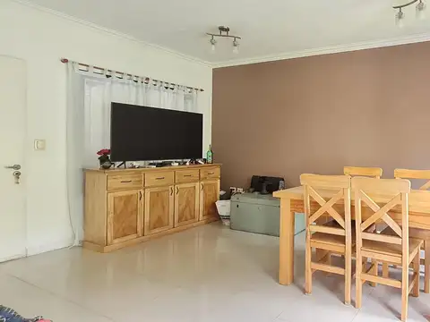Depto Tipo Casa en Venta con 1 cocheras