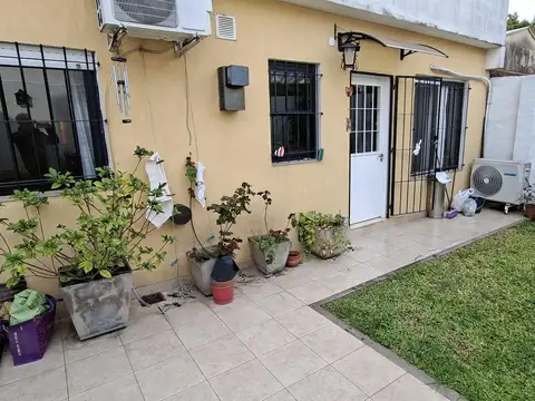 Depto Tipo Casa 3 ambientes con 1 baño
