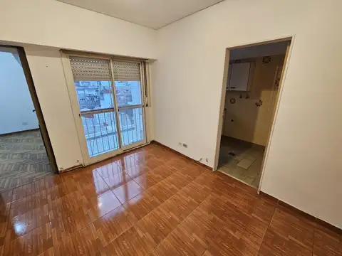 Crámer 2800, Piso 4