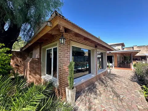Casa en Venta en Luis Guillon, USD 195.000