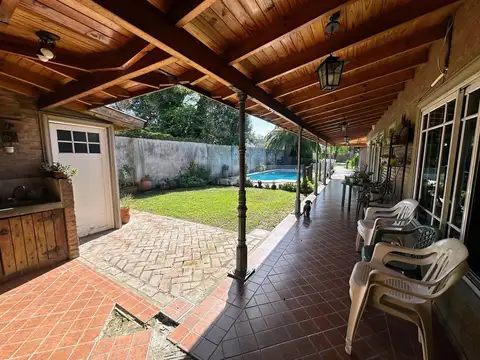 Casa 5 ambientes con 4 baños