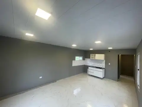 Casa 2 ambientes con 1 baño