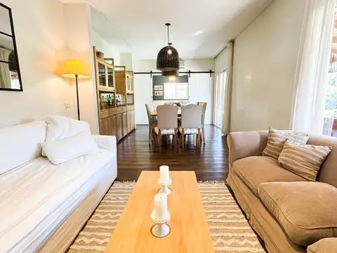 Lote a la venta con casa a la venta en el Barrio Santa Barbara