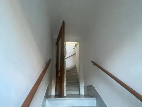 Depto Tipo Casa en Venta 40 años