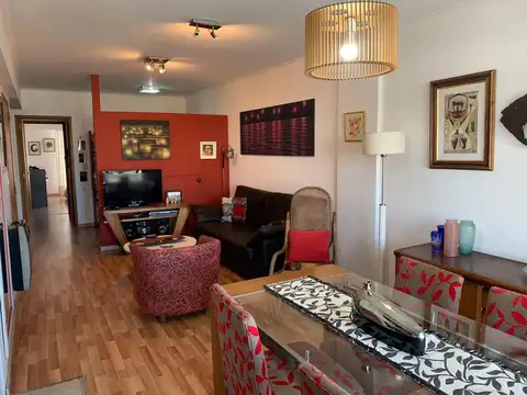 UN DORMITORIO Y ESTUDIO 80 M2