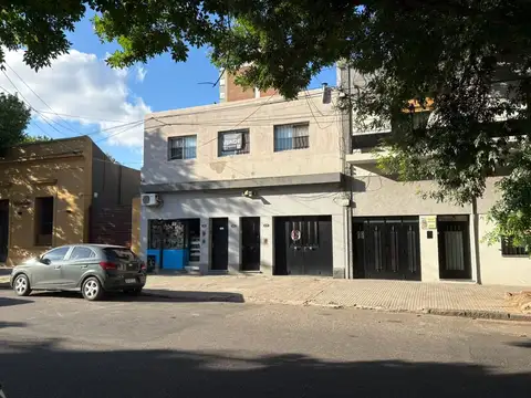 Casa en Abasto, PB + PA + Local