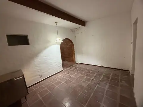 Casa 6 ambientes con 1 baño