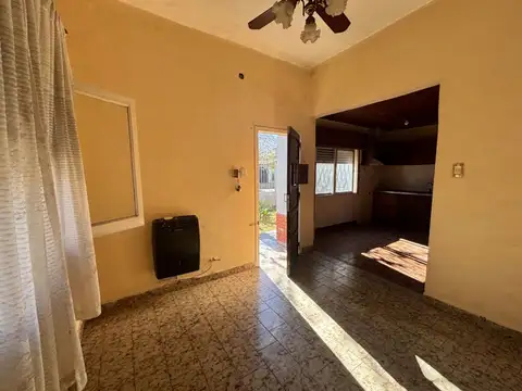 Casa 5 ambientes con 2 baños