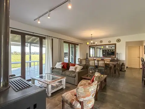 Chacra de 10 Has con casa y haras | Excelente entorno de campo