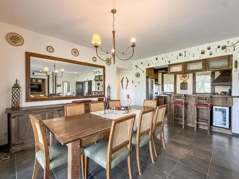 Chacra de 10 Has con casa y haras | Excelente entorno de campo