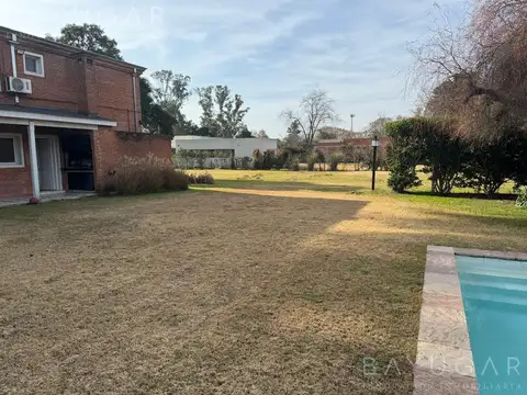 Casa 7 ambientes con 4 baños