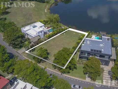 Terreno en Venta 24  mts Frente