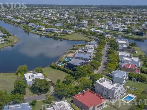 Terreno en venta al lago- Barrio Vistas, Puertos / Escobar