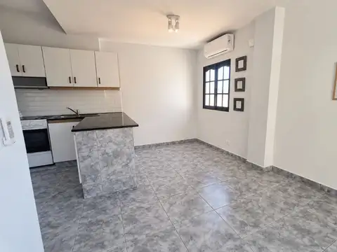 Depto Tipo Casa en Alquiler de 3 ambientes
