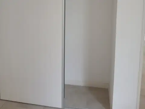 2 AMBIENTES  SOLO APTO PROFESIONAL .