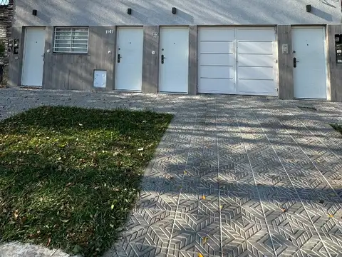 VENTA DUPLEX INTERNO TOTALMENTE ELECTRICO EN BANFIELD.