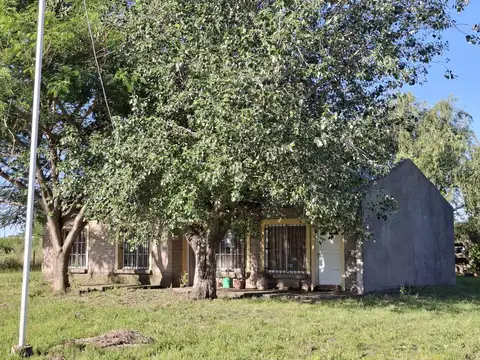 Casa 5 ambientes con 2 baños