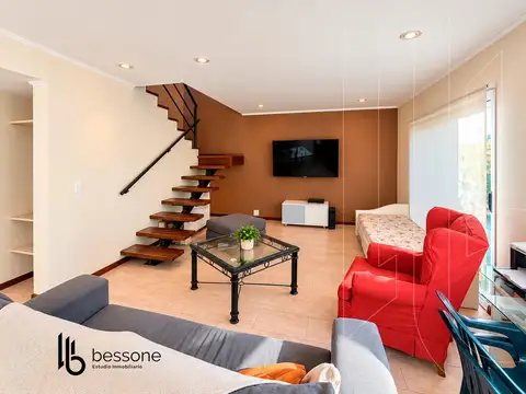 Casa 4 ambientes con 2 baños