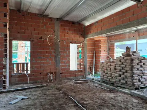 Casa en Venta con 3 cocheras