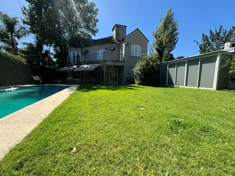 Casa en Venta con 5 cocheras