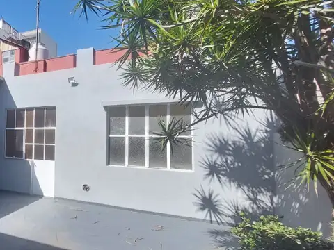 Depto Tipo Casa en Alquiler de 3 ambientes