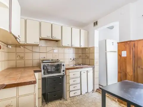 VENTA PH 2 AMBIENTES CON PATIO BERNAL OESTE