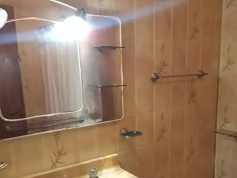 Casa 7 ambientes con 3 baños