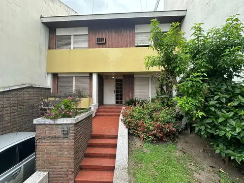 Av. Eva Perón al 1400
