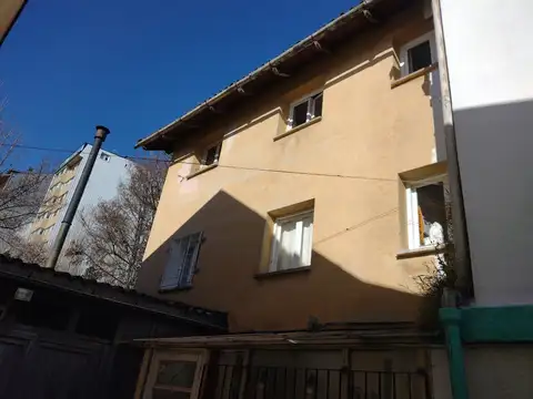 Venta propiedad céntrica de antigua casa+ edificio de renta, ideal para levantar nuevo edificio