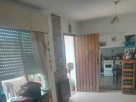 Depto Tipo Casa en Venta en Temperley, USD 47.000