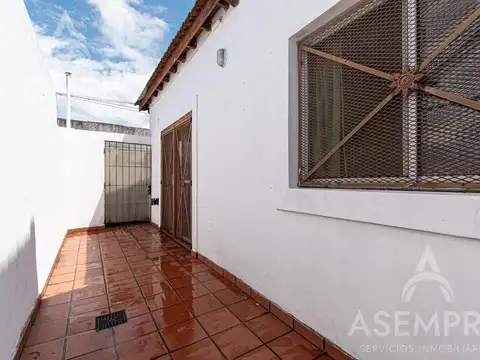 PH 3 ambientes en Venta en Villa Ballester con Patio.