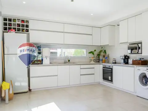 Casa 5 ambientes con 2 baños