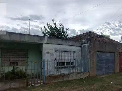 Casa en venta - 2 Dormitorios 1 Baño - Francisco Alvarez