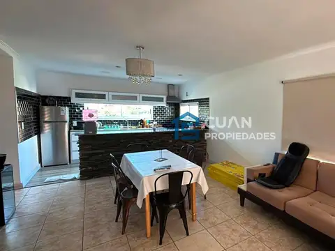 Casa 4 ambientes con 3 baños