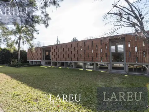 Barrio Robles Del Monarca, Pilar