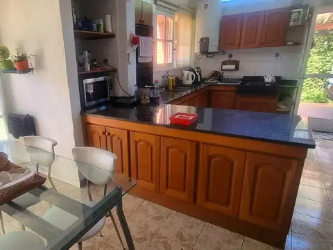 Casa en Venta con 3 cocheras