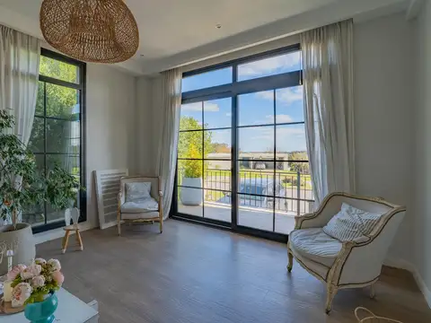 Casa estilo moderno en el barrio privado Arenas del Sur