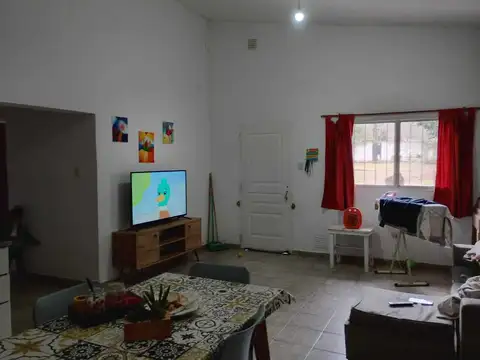 Casa 4 ambientes con 1 baño