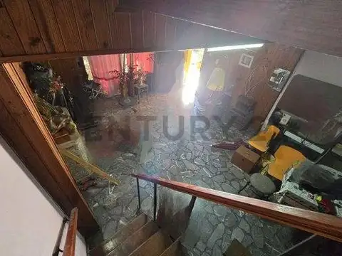 Casa 8 ambientes con 5 baños