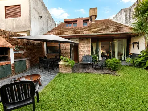 Casa 5 ambientes con 1 baño