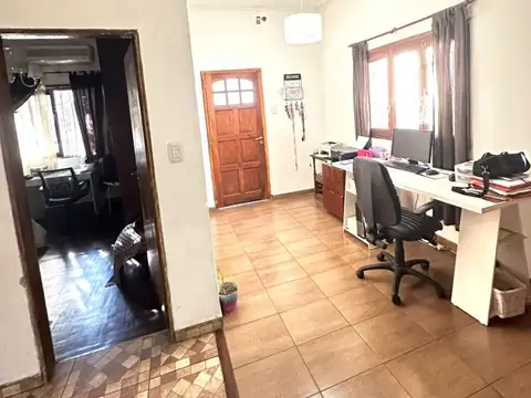 Venta de Casa  6 AMB en Esteban Echeverría