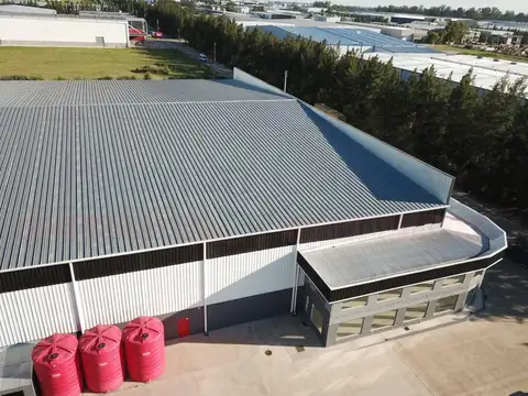 NAVE DE 5.880 M² CON EXCELENTE ESTRUCTURA EN EL POLO EZEIZA