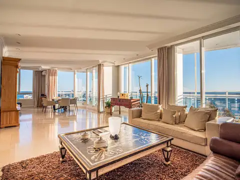 Penthouse duplex en venta en edificio Millenium con vista al mar